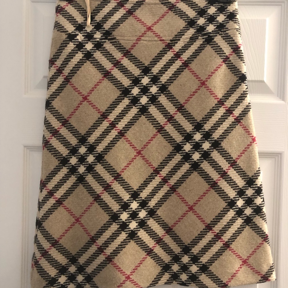 EUC Burberry skirt in signature check print
